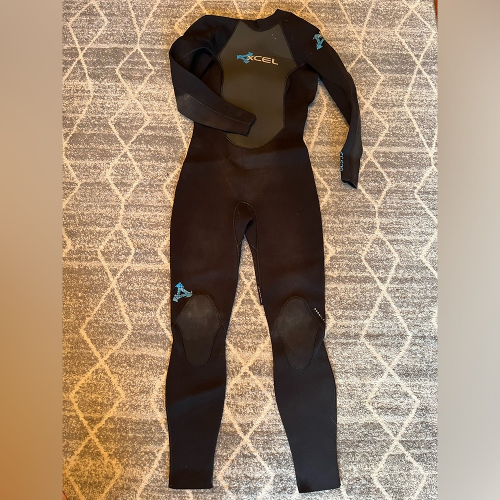 Women’s black Wetsuit Xcell 3.2 Like New